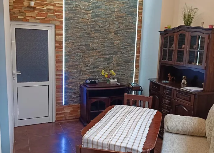 Cozy Flat Sisilia Center * فارنا